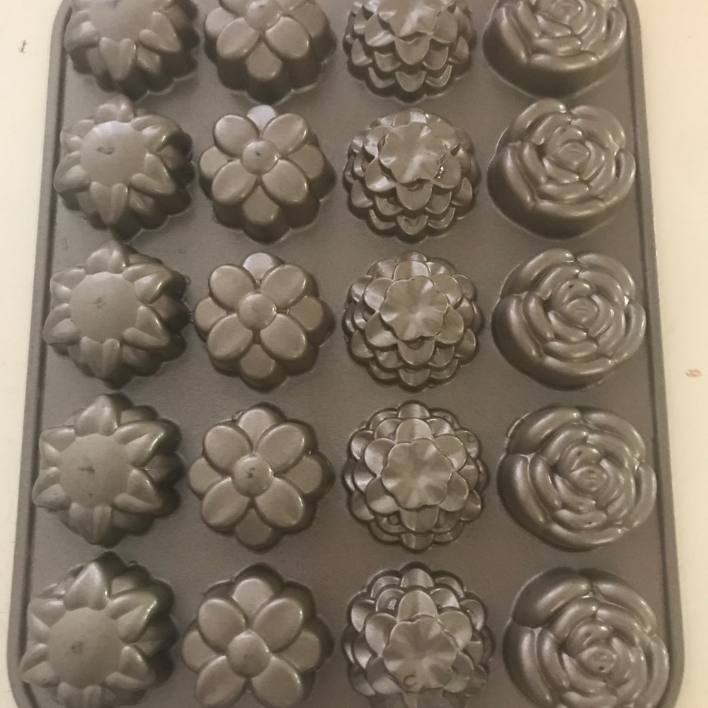 Nordic Ware Flower Petits Fours Pan
